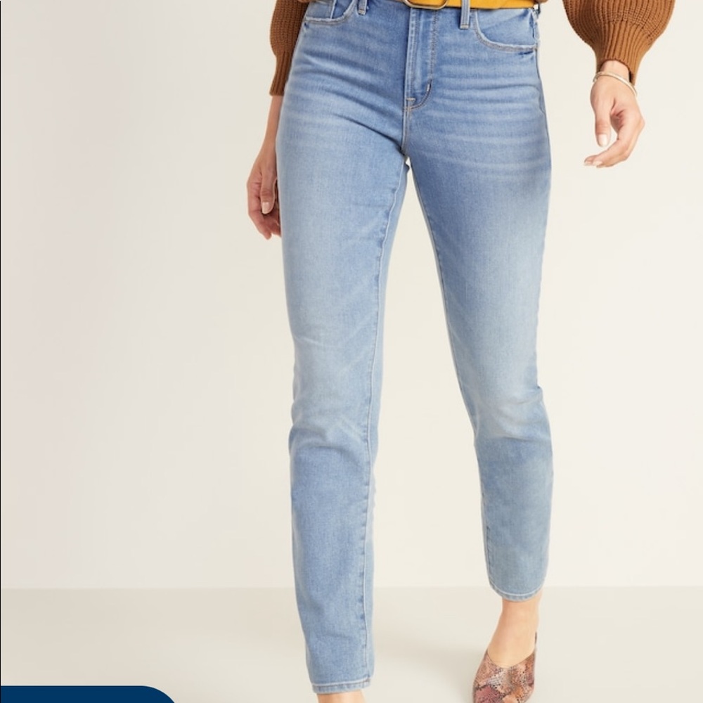 High-waisted Slim Straight Jeans